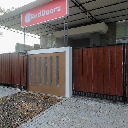 Reddoorz Near Kawasan Bandara Ahmad Yani Semarang 2 Hotel Luaran gambar