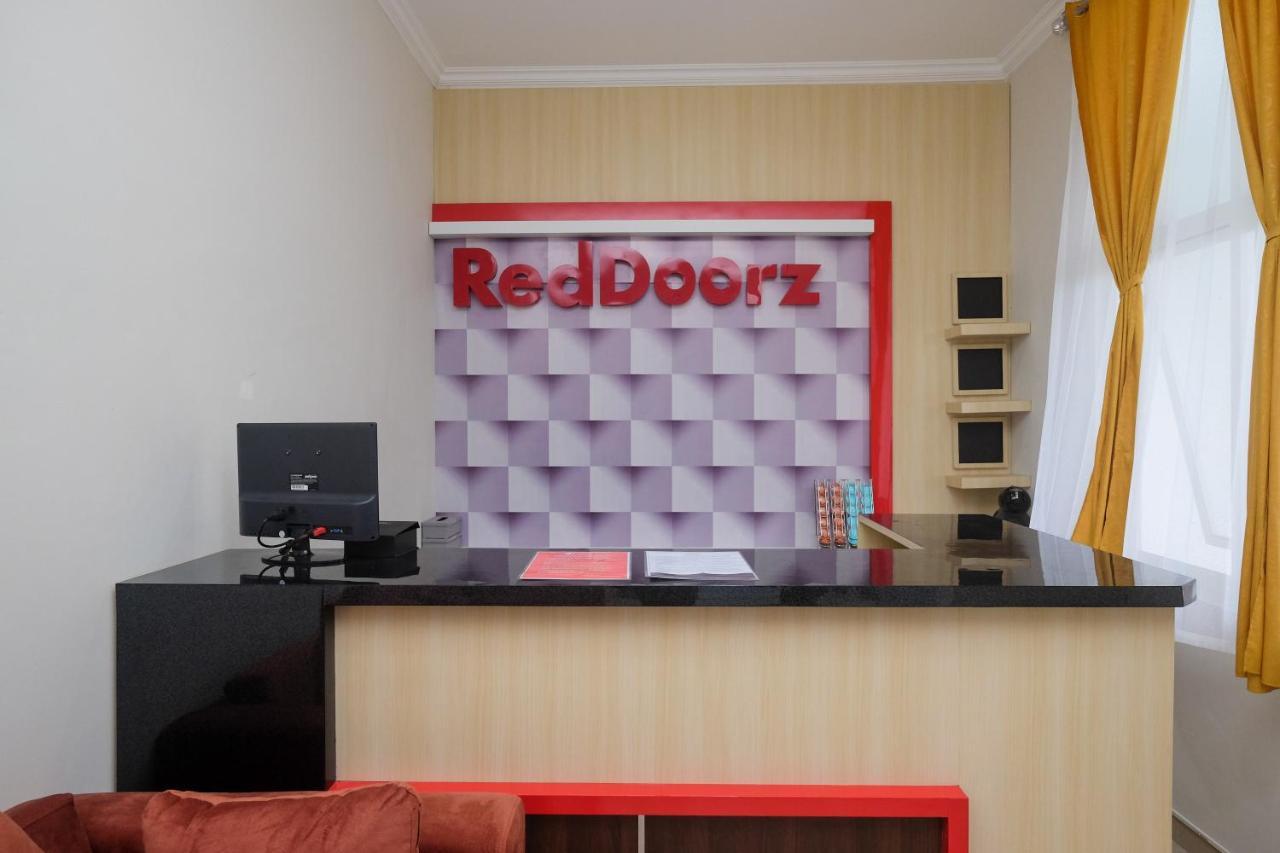 Reddoorz Near Kawasan Bandara Ahmad Yani Semarang 2 Hotel Luaran gambar