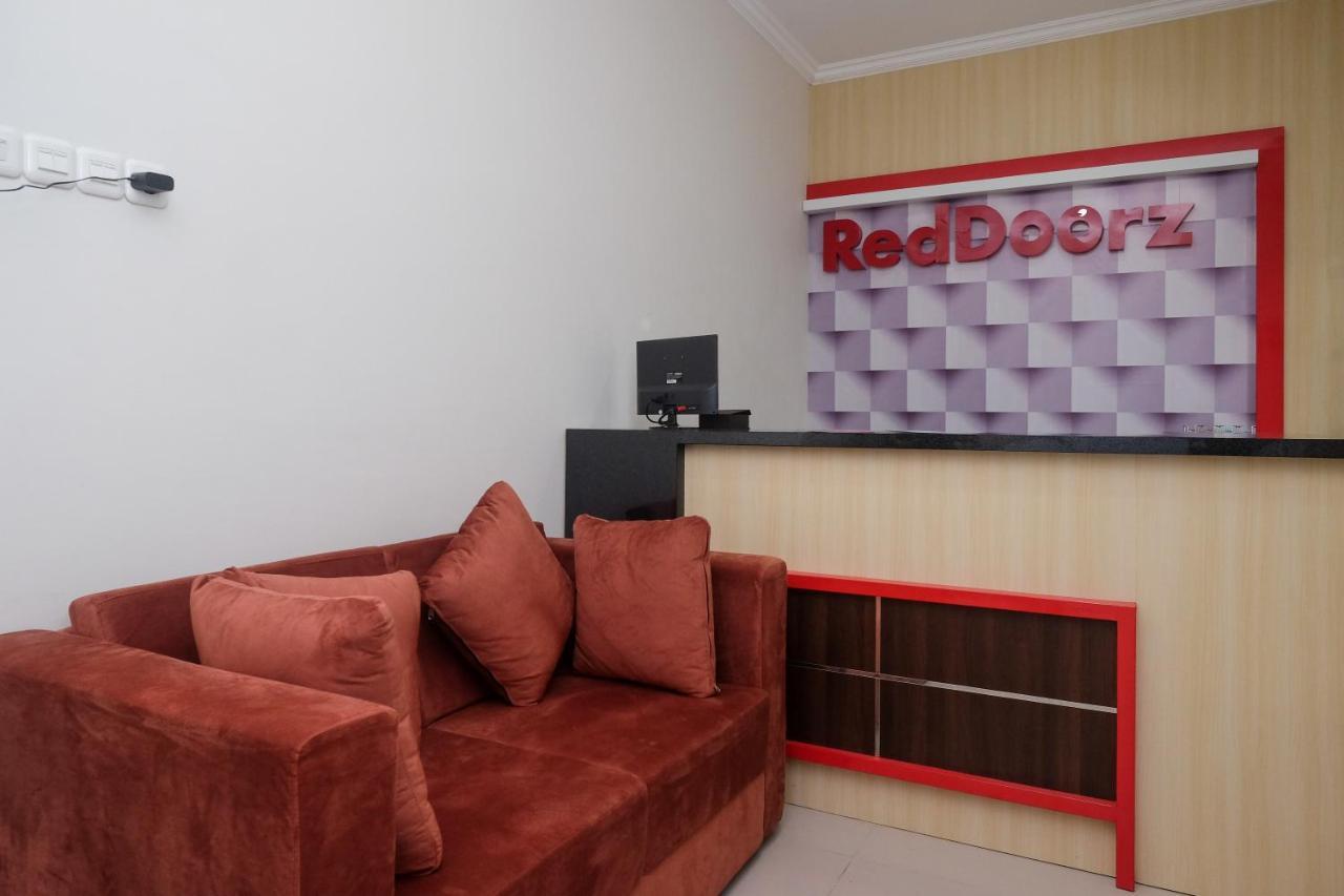 Reddoorz Near Kawasan Bandara Ahmad Yani Semarang 2 Hotel Luaran gambar