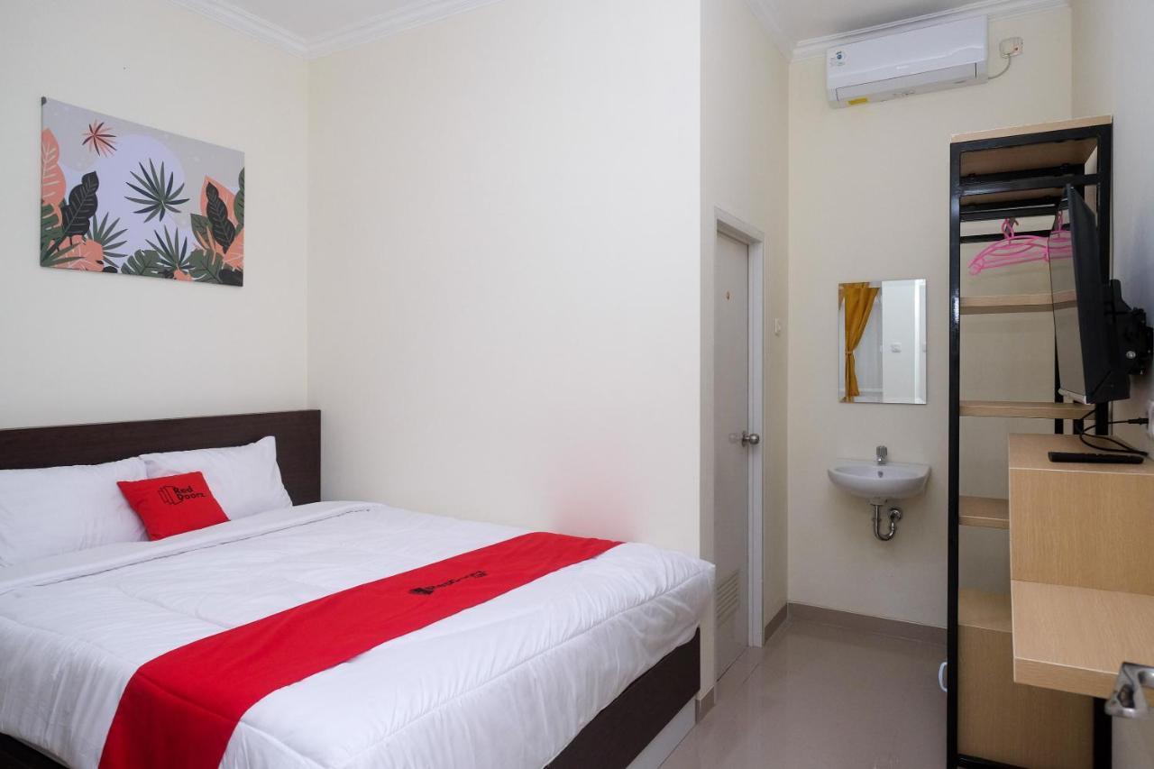 Reddoorz Near Kawasan Bandara Ahmad Yani Semarang 2 Hotel Luaran gambar