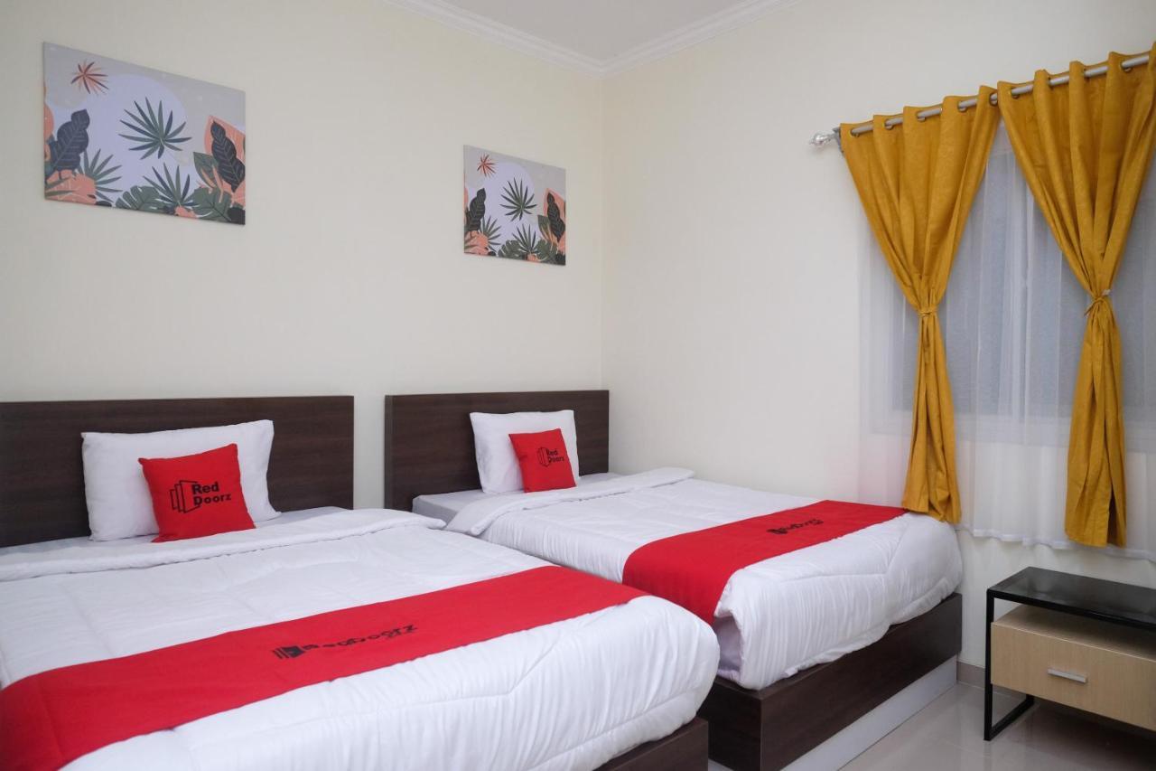 Reddoorz Near Kawasan Bandara Ahmad Yani Semarang 2 Hotel Luaran gambar