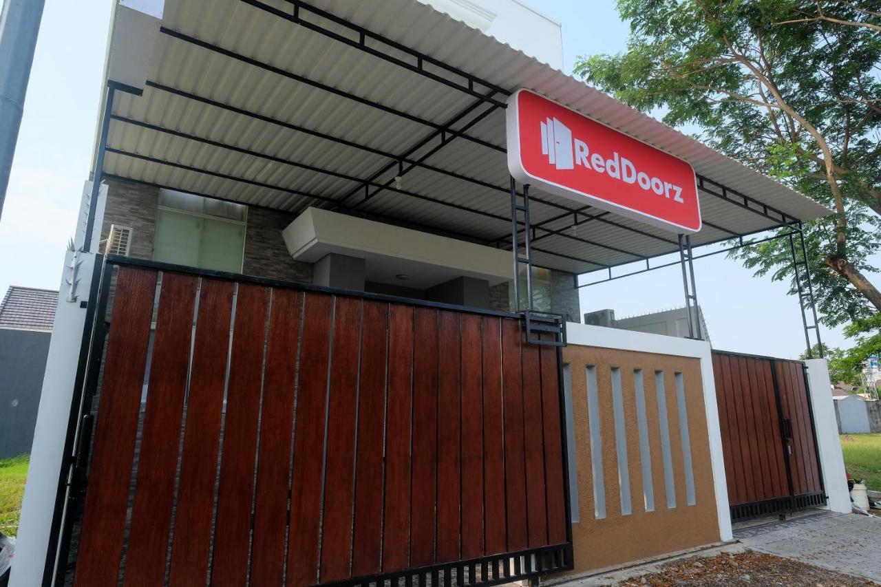 Reddoorz Near Kawasan Bandara Ahmad Yani Semarang 2 Hotel Luaran gambar