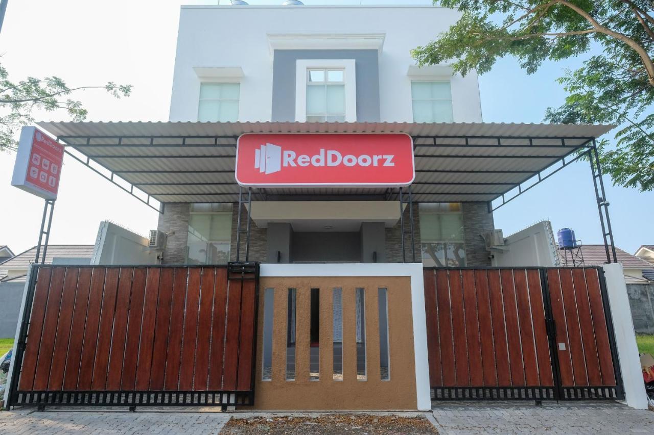 Reddoorz Near Kawasan Bandara Ahmad Yani Semarang 2 Hotel Luaran gambar